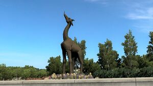 Giraffe zoo statue.jpg